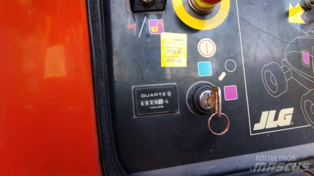 JLG 800 AJ Zglobne dvižne ploščadi