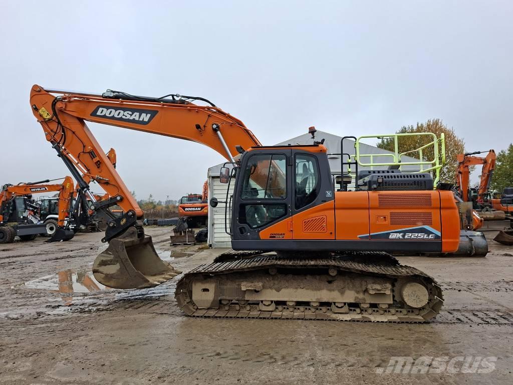 Doosan DX 225 LC Bagri goseničarji
