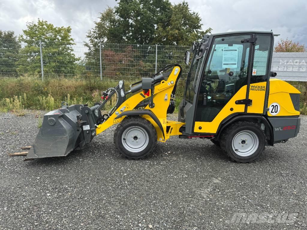 Wacker Neuson WL 250 Kolesni nakladalci