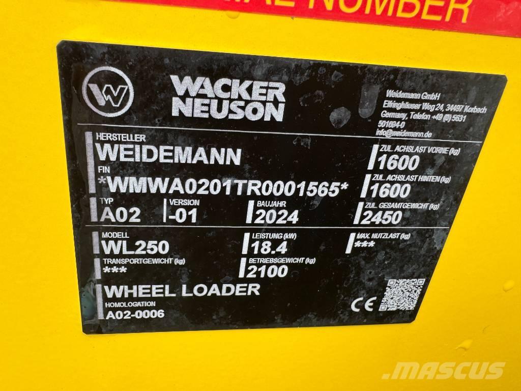 Wacker Neuson WL 250 Kolesni nakladalci