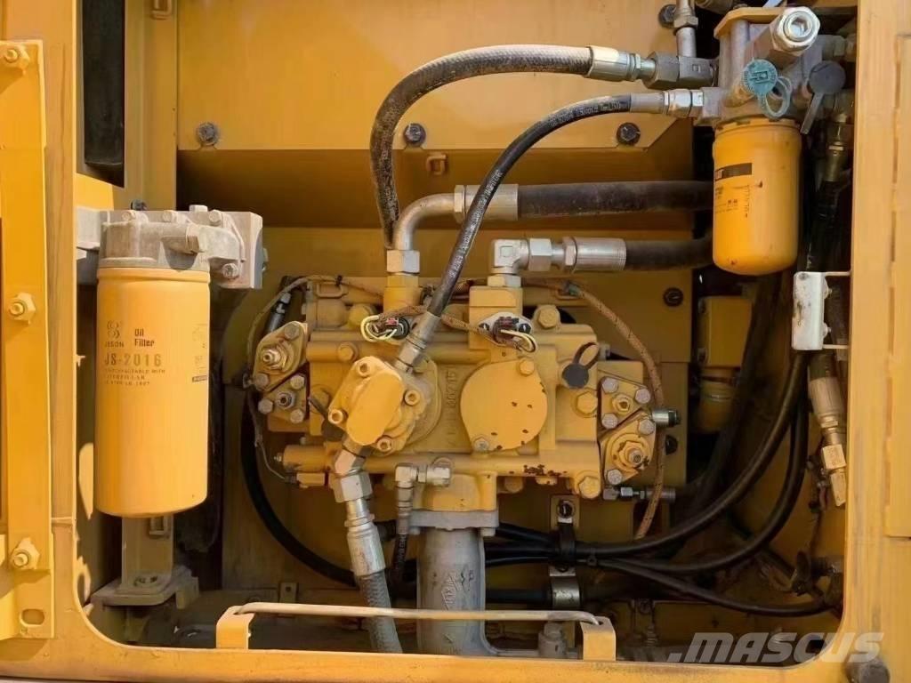 CAT CAT318D Bagri goseničarji