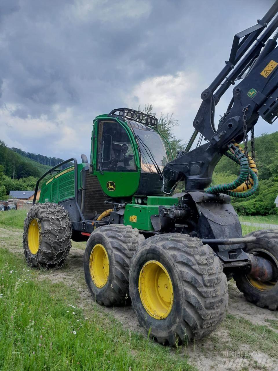 John Deere 1270 G Harvesterji