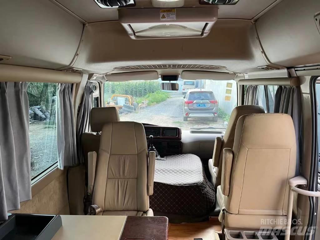 Toyota Coaster Bus Mini avtobusi