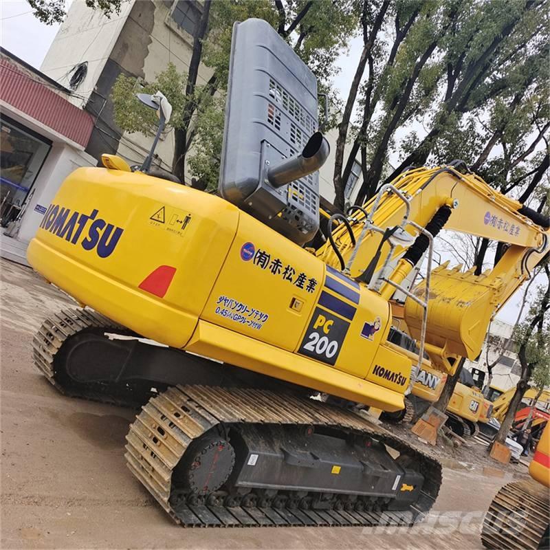 Komatsu PC 200-8 Bagri goseničarji