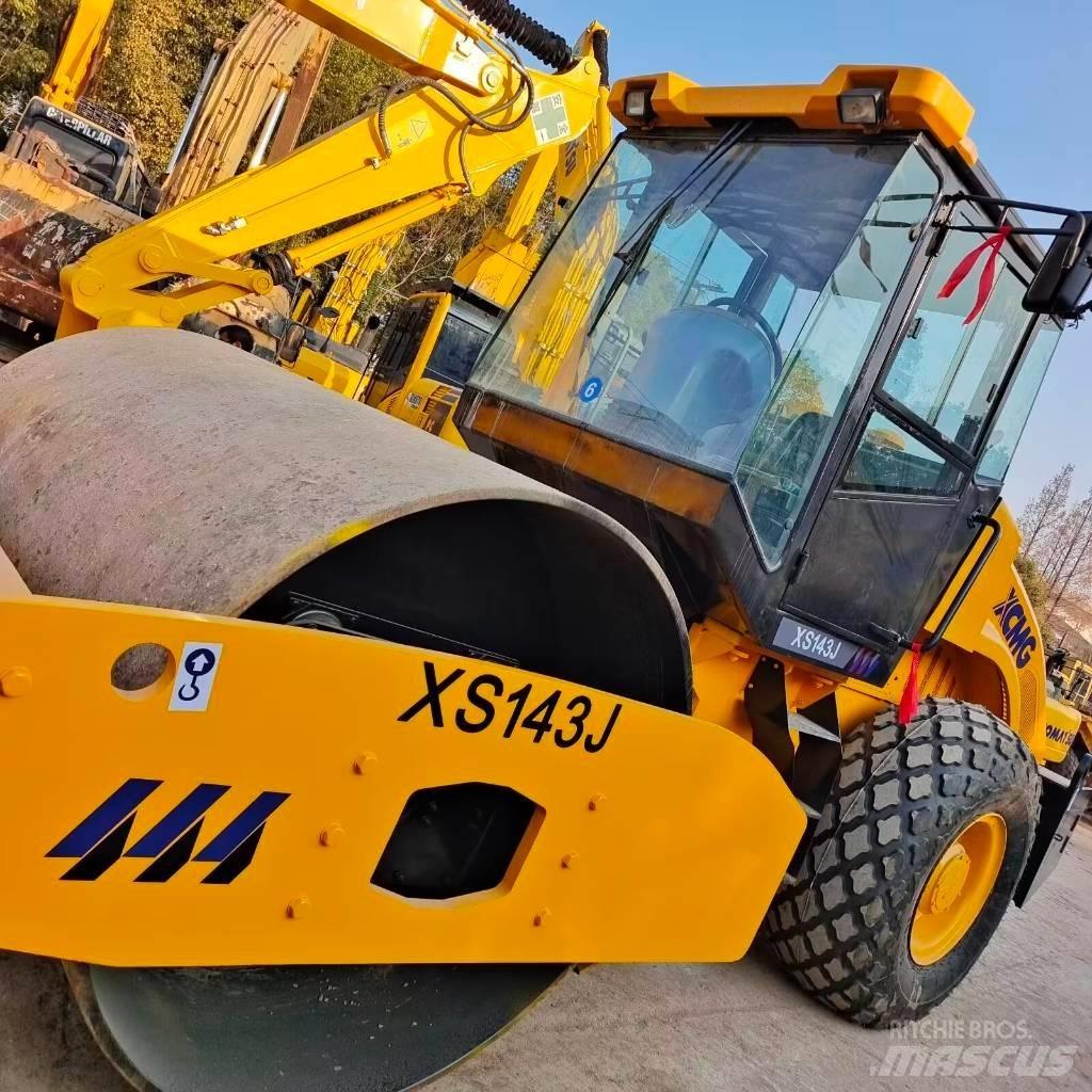XCMG XS 142 J Enojni valjarji