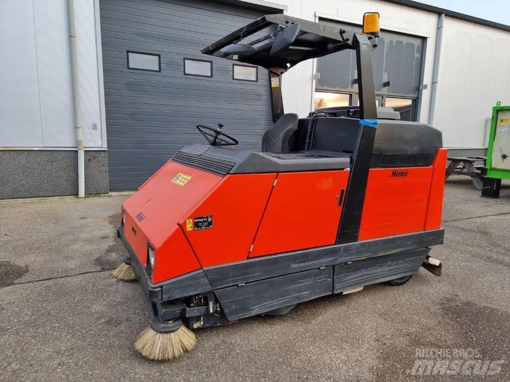 Hako B 1500 Cestni pometači