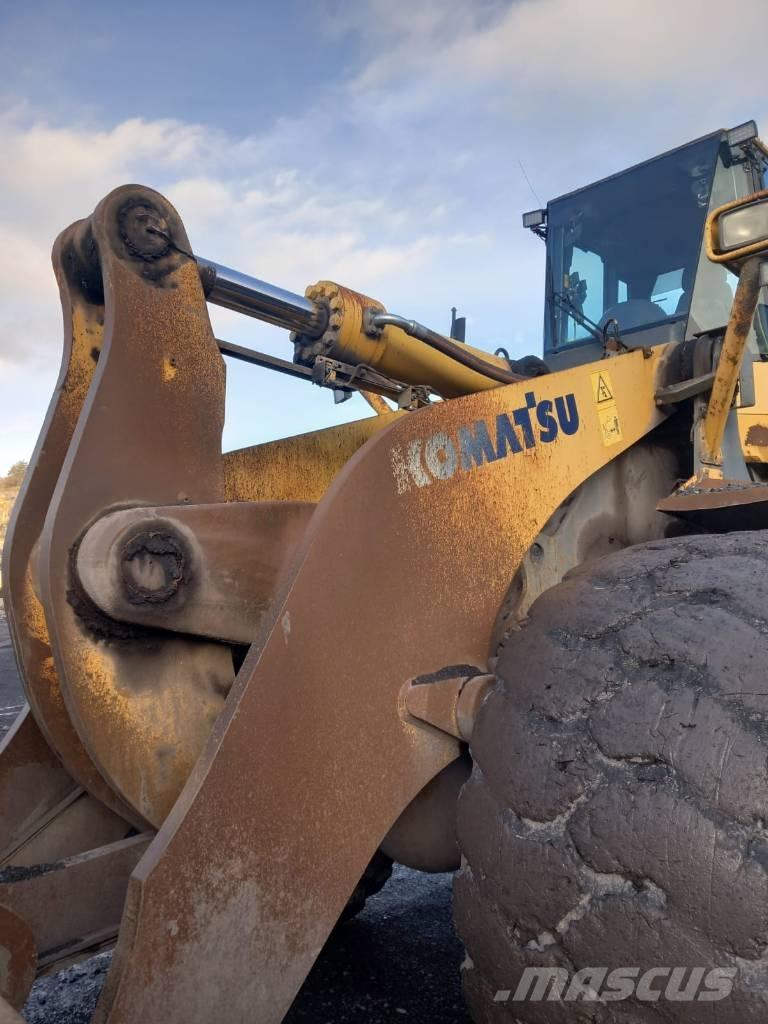 Komatsu WA 600-6 Kolesni nakladalci