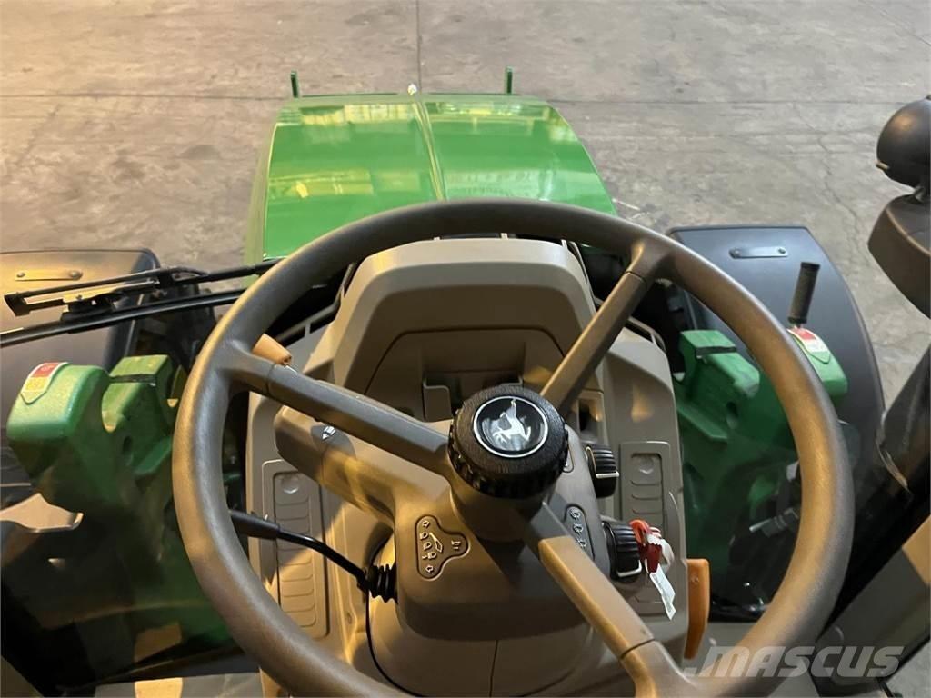 John Deere 6100M Traktorji