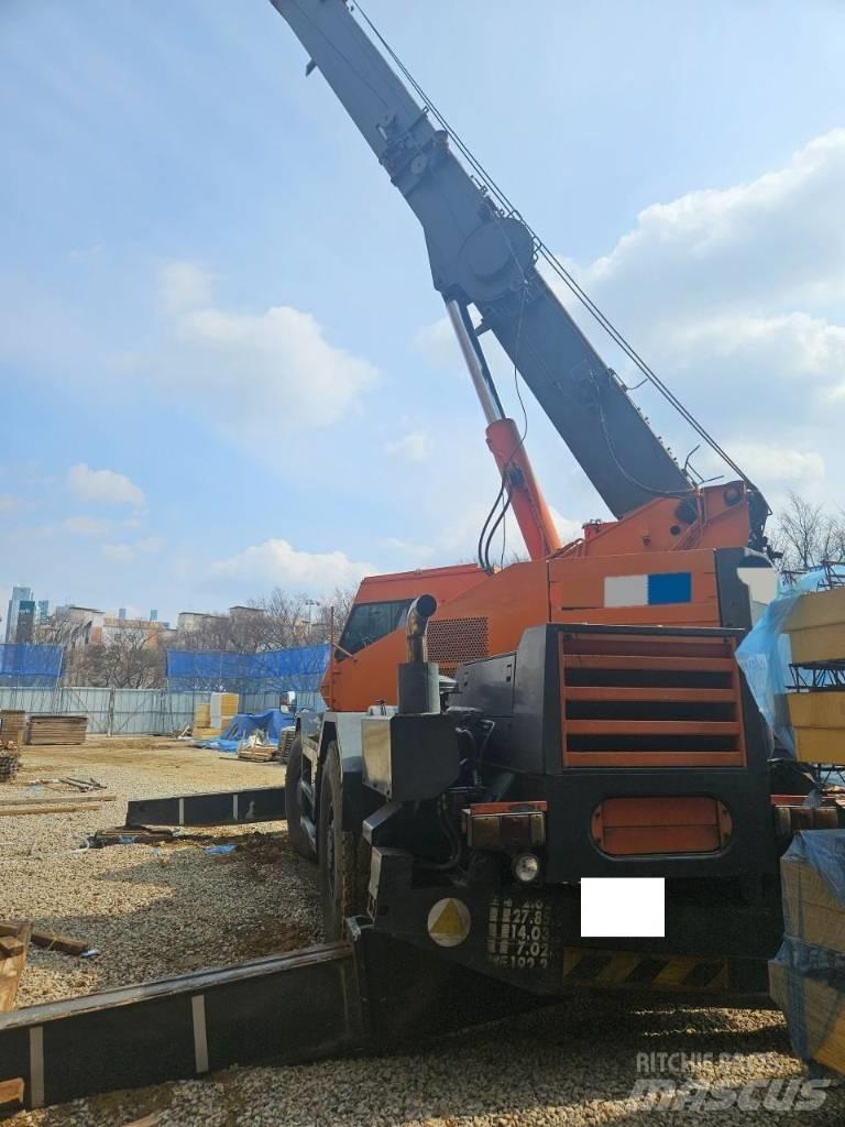 Komatsu LW 250 Avtodvigala