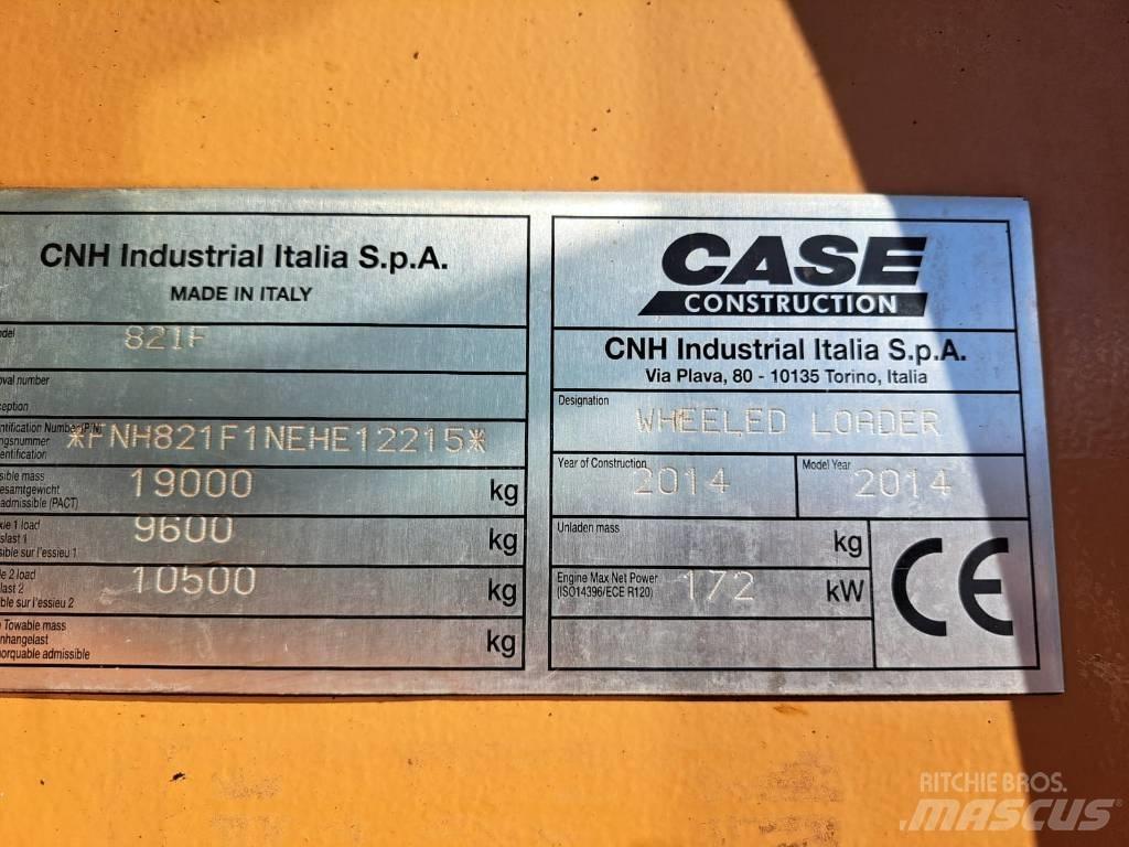 CASE 821 F Kolesni nakladalci