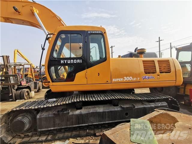Hyundai R300LC-7 Bagri goseničarji