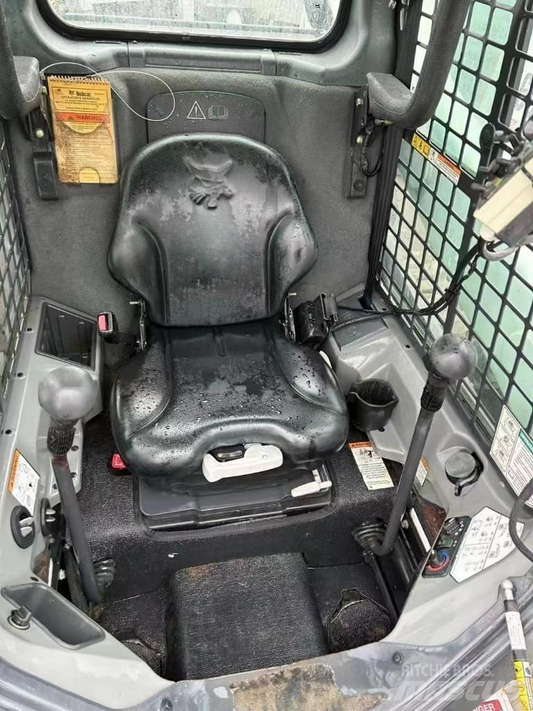 Bobcat S 750 Skid steer mini nakladalci