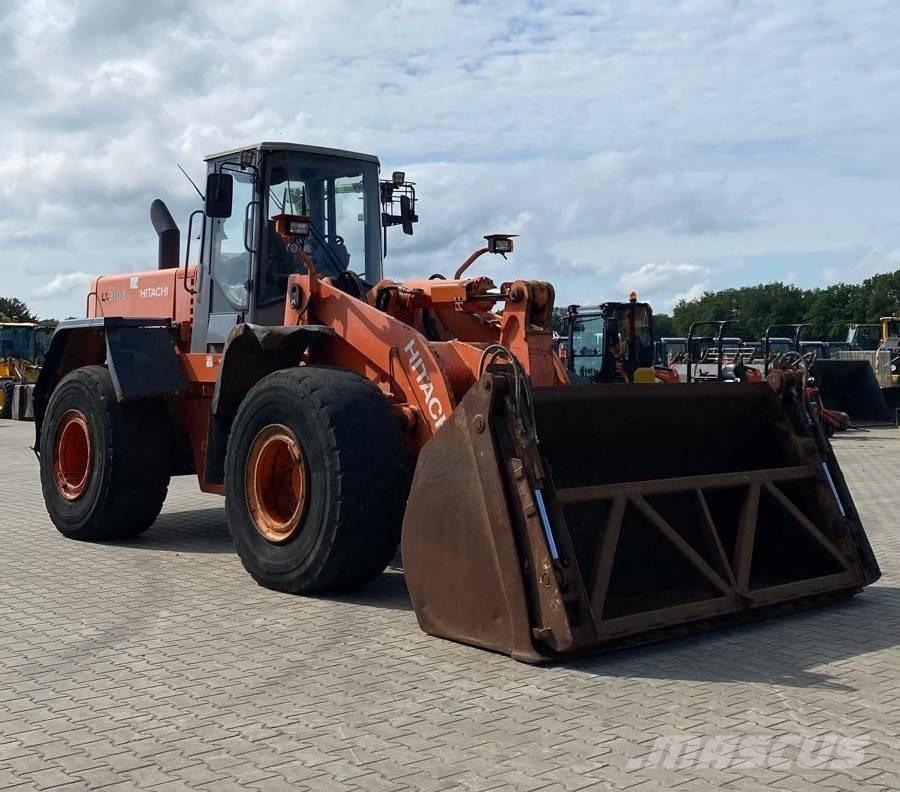 Hitachi LX 210 E Kolesni nakladalci