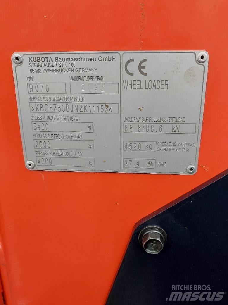 Kubota R 070 Kolesni nakladalci