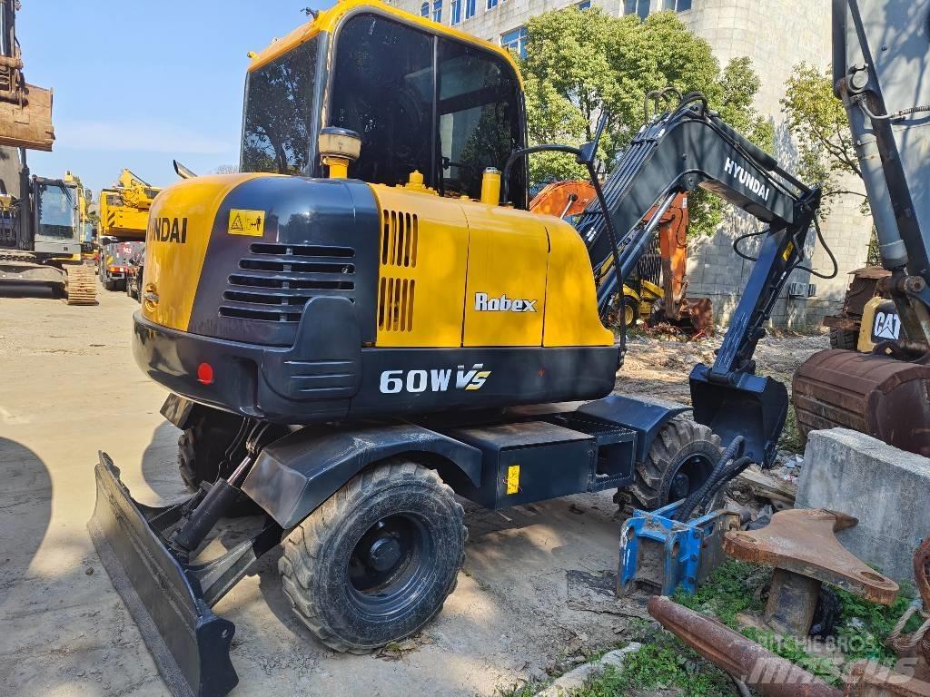 Hyundai Robex 60 W Bagri na kolesih