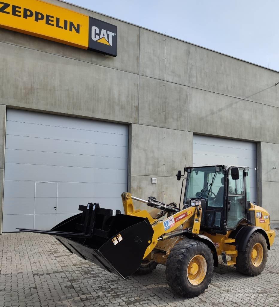 CAT 908 Kolesni nakladalci