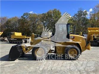 CAT 910 Kolesni nakladalci