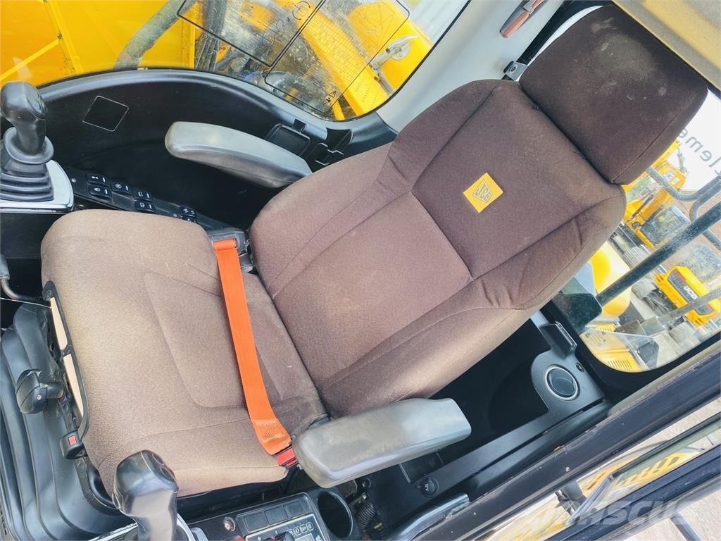 JCB JS130LC Bagri goseničarji