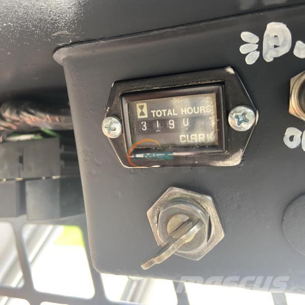 Bobcat 310 Kolesni nakladalci