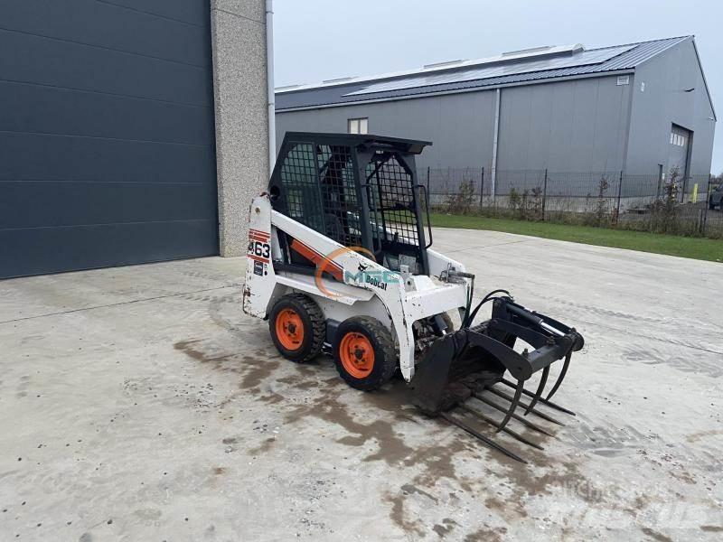 Bobcat 463 Kolesni nakladalci