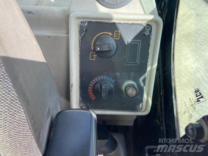 JCB JS145W Bagri na kolesih