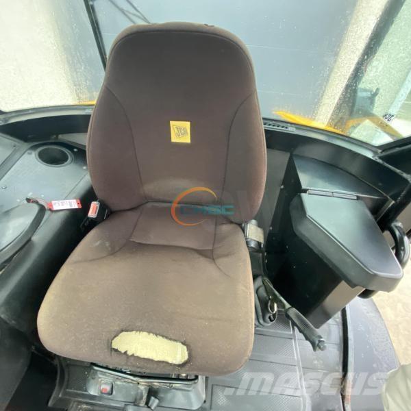 JCB TM220 Kolesni nakladalci