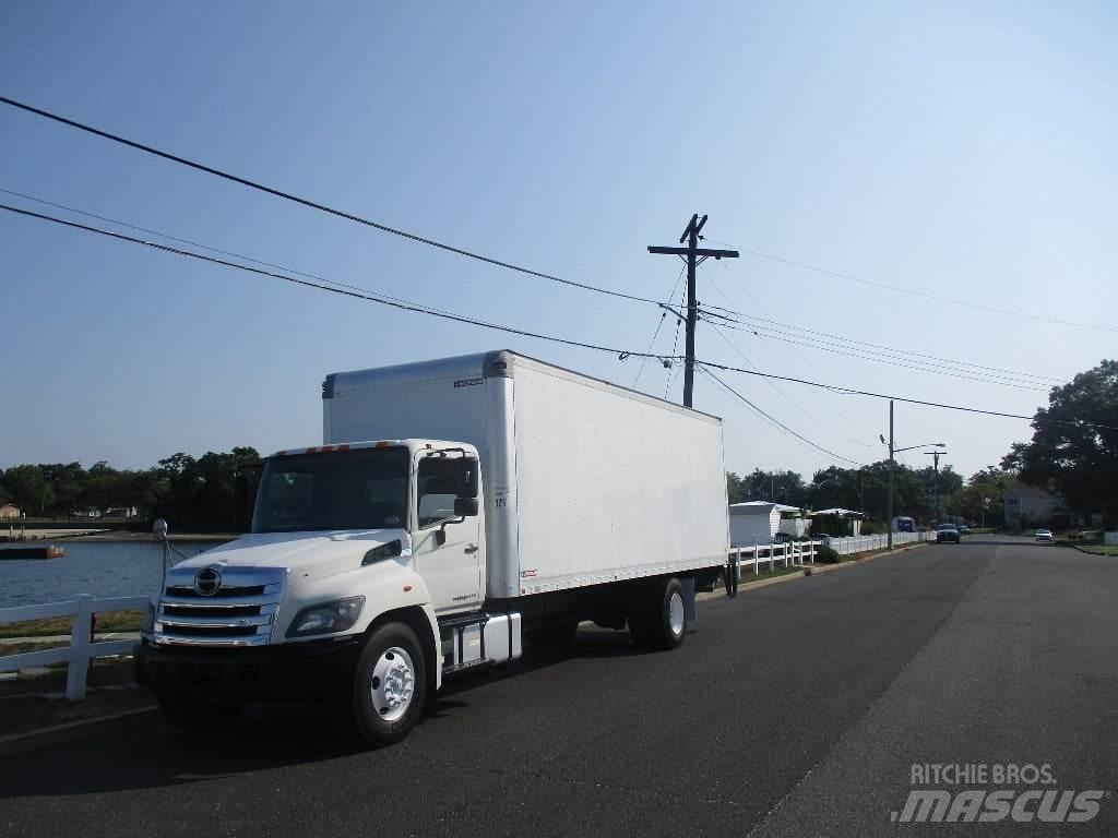 Hino 338 Tovornjaki zabojniki