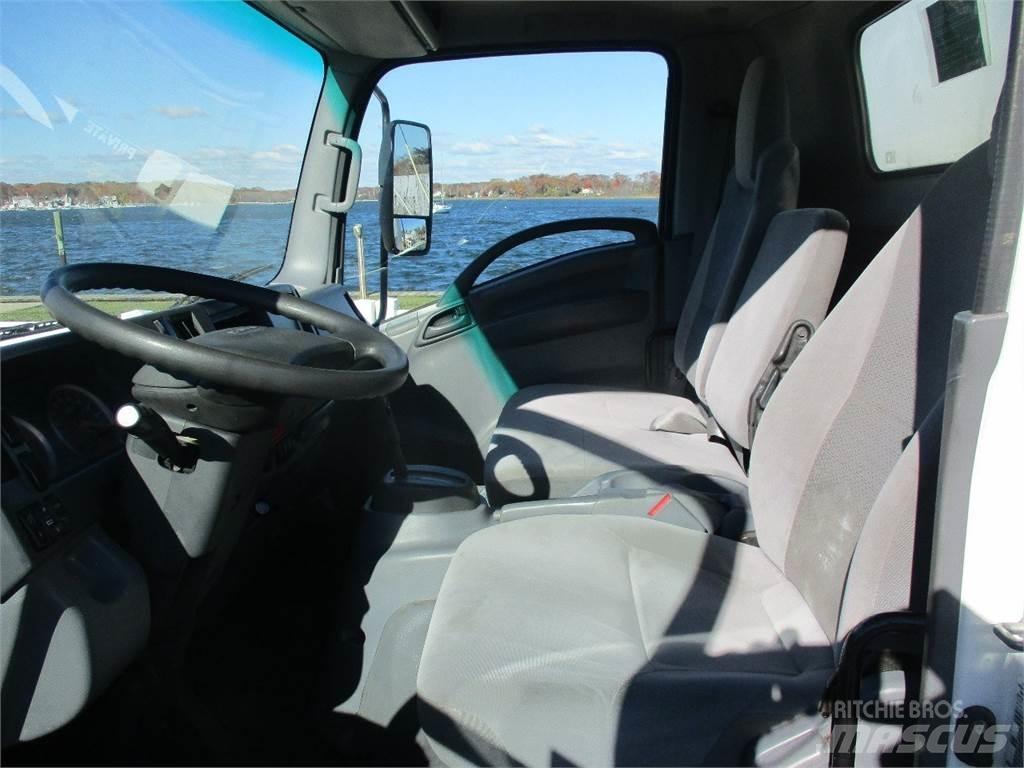 Isuzu NQR Tovornjaki zabojniki