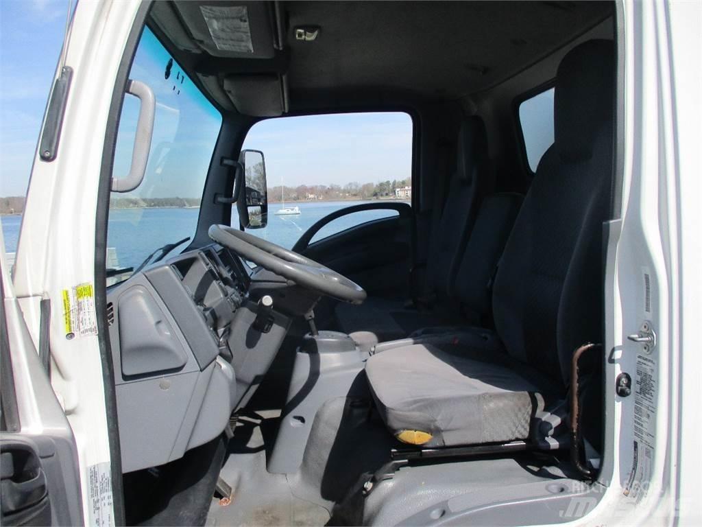 Isuzu NRR Tovornjaki zabojniki