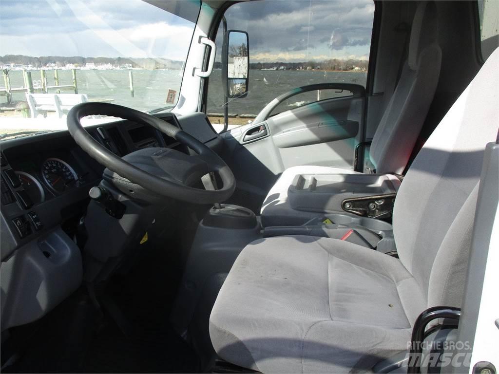 Isuzu NRR Tovornjaki zabojniki