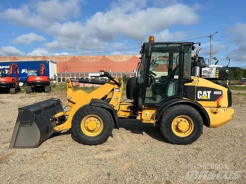 CAT 906H Kolesni nakladalci
