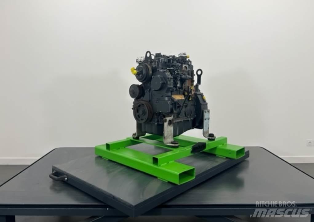 CASE 221E Motorji