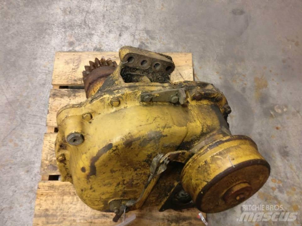 CAT 225 Menjalnik
