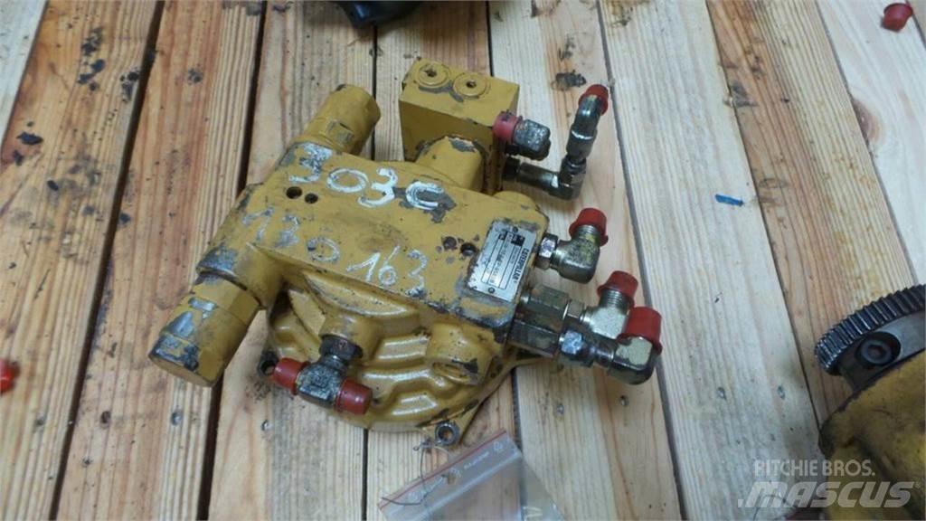 CAT 303C Hidravlika