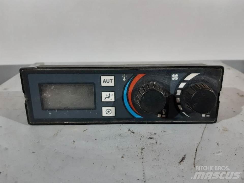 CAT 312CL Kabine in notranjost
