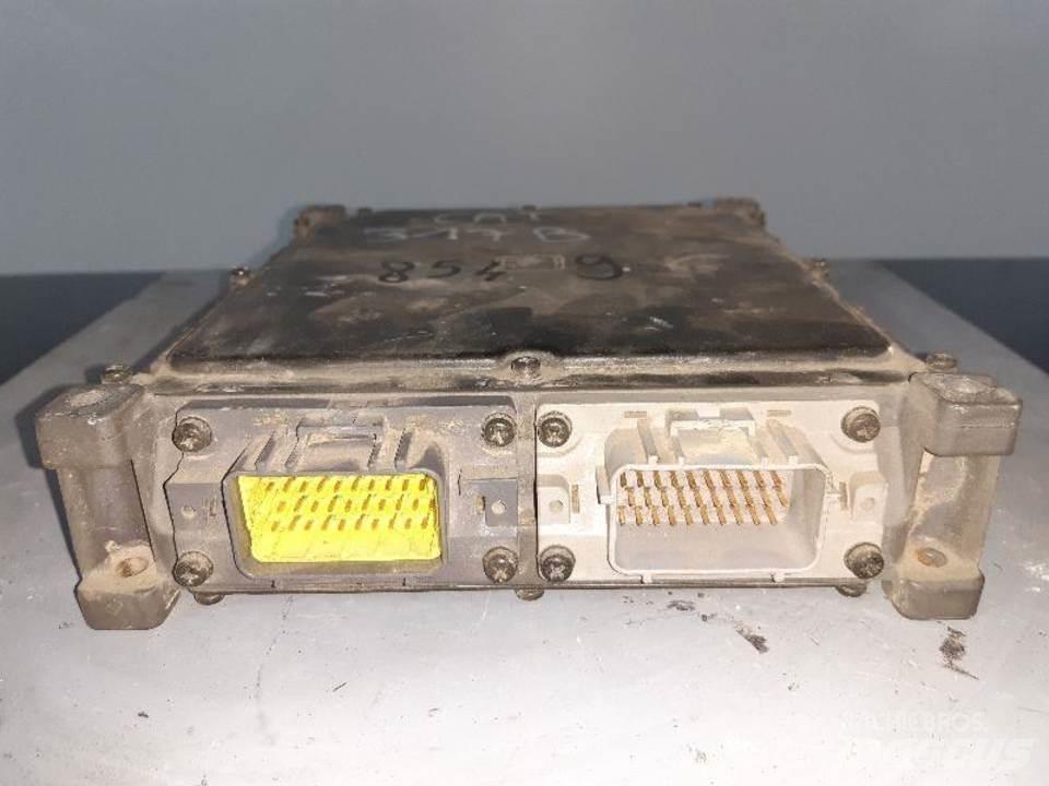 CAT 317B Kabine in notranjost