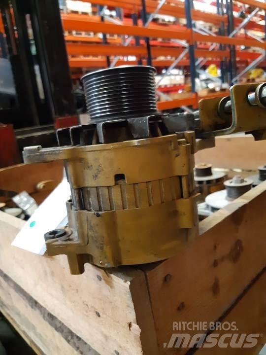 CAT 320DL Motorji