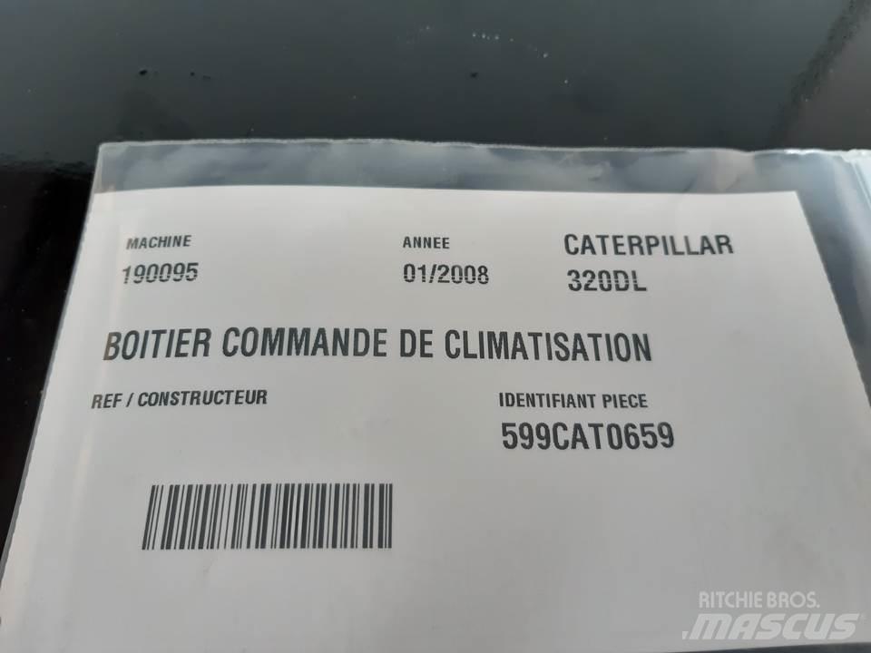 CAT 320DL Kabine in notranjost