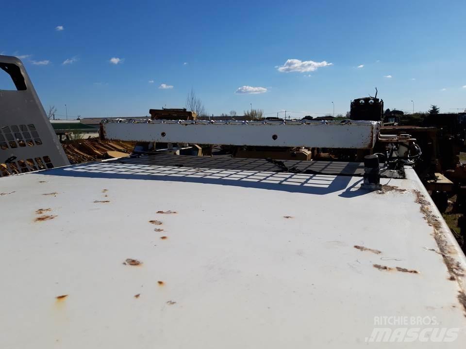 CAT 325LN Kabine in notranjost