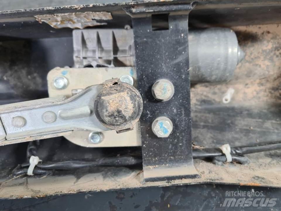 CAT 336DL Kabine in notranjost