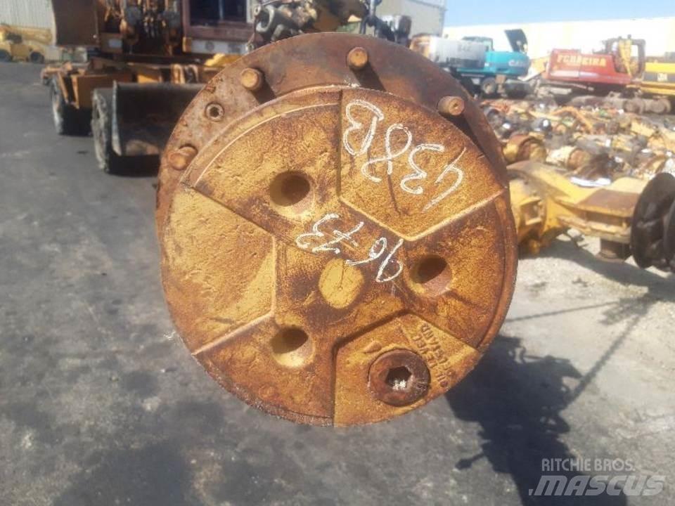 CAT 438B Menjalnik