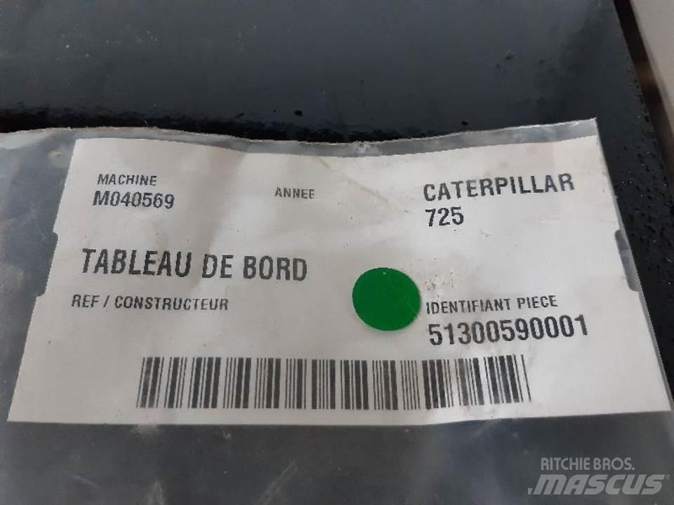 CAT 725 Kabine in notranjost