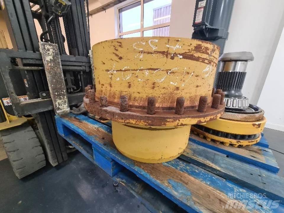 CAT 735 Menjalnik