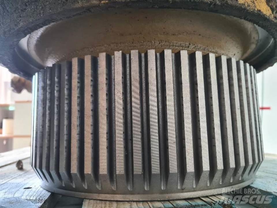 CAT 735 Menjalnik