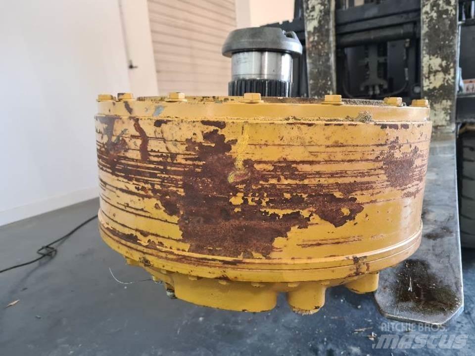 CAT 735 Menjalnik
