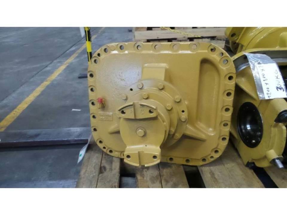 CAT 740 Menjalnik