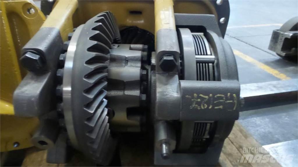 CAT 740 Menjalnik