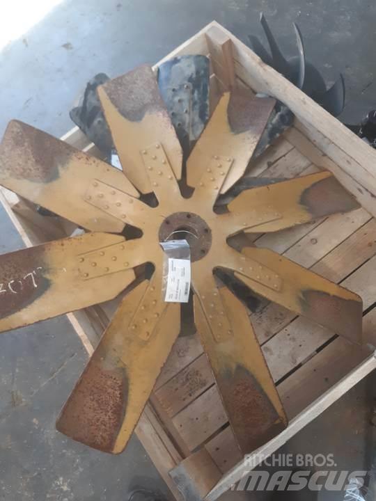 CAT 775B Motorji