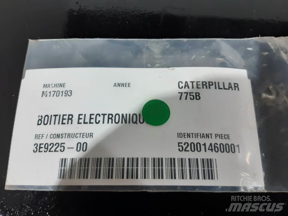 CAT 775B Kabine in notranjost