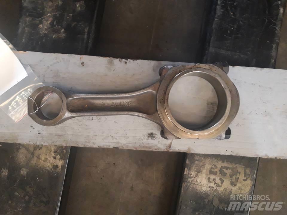 CAT 826C Motorji